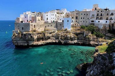 Da Brindisi. Tour di Ostuni, Alberobello e Polignano a Mare